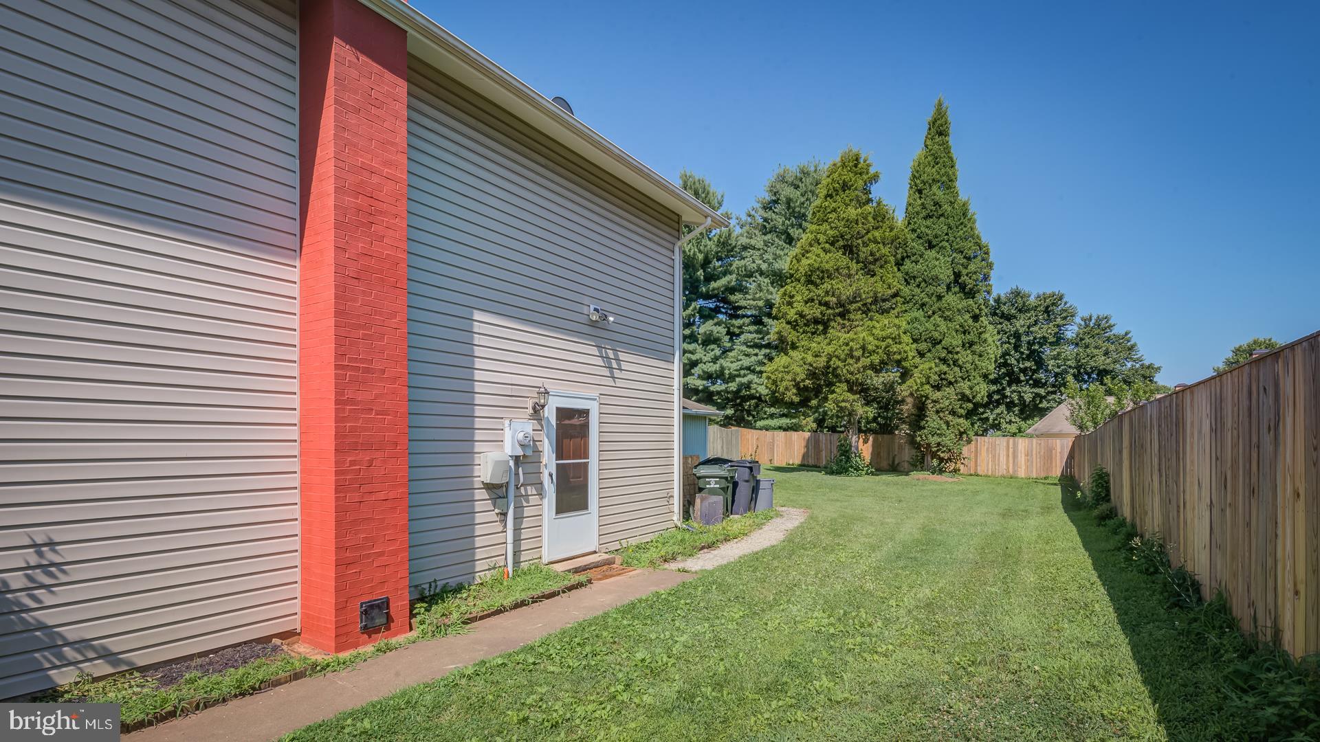 8960 Rolling Road Manassas, VA 20110 - Photo 5 of 41