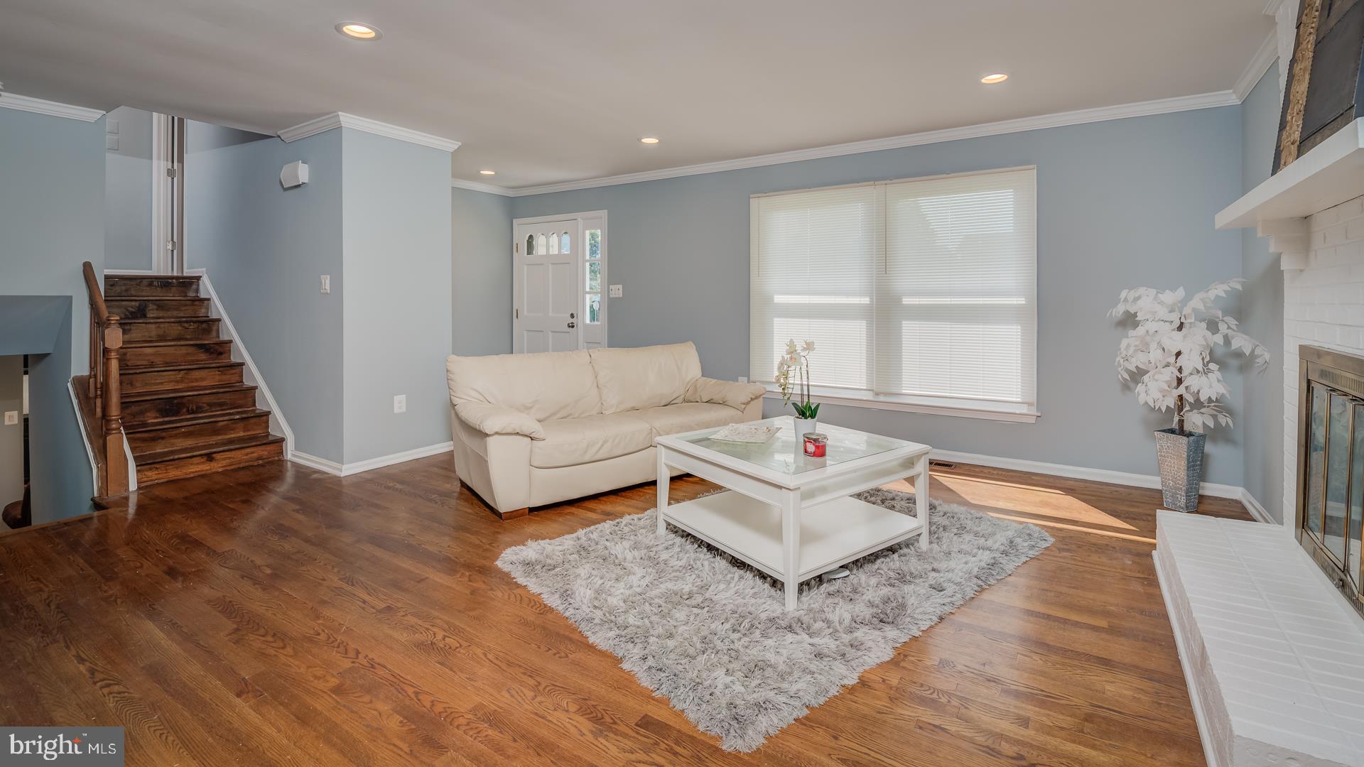 8960 Rolling Road Manassas, VA 20110 - Photo 7 of 41