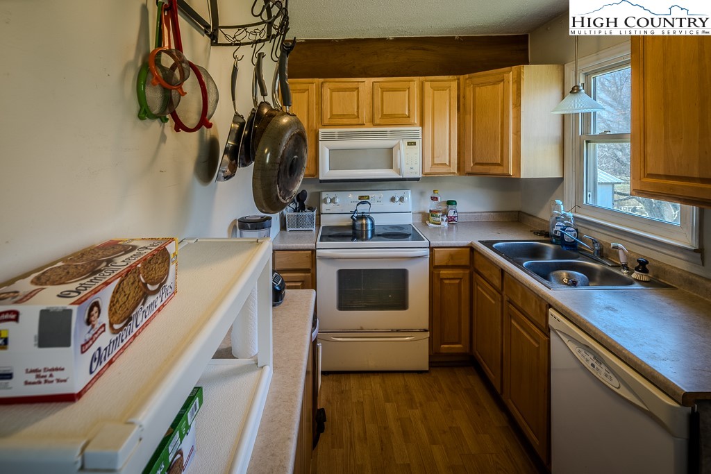 309 Buffalo Meadows Road West Jefferson, NC 28694 - Photo 19 of 49