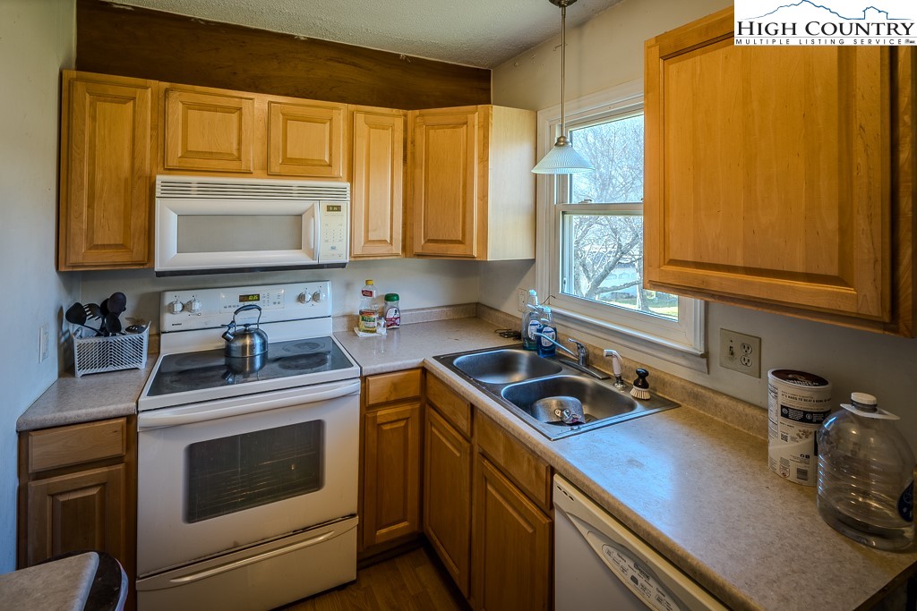 309 Buffalo Meadows Road West Jefferson, NC 28694 - Photo 20 of 49