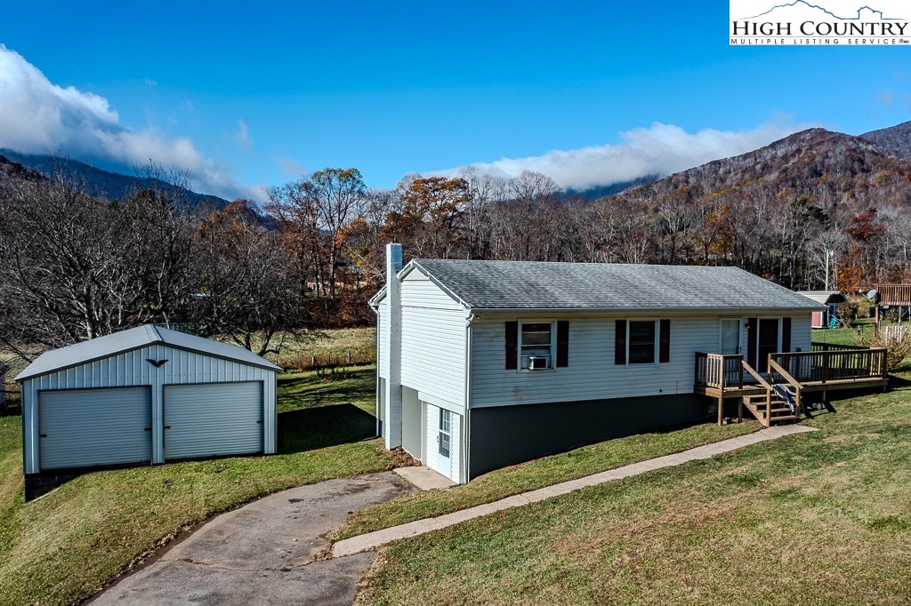 309 Buffalo Meadows Road West Jefferson, NC 28694 - Photo 4 of 49