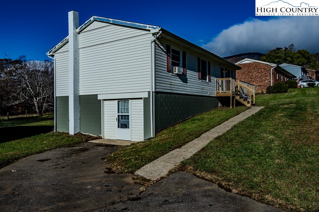 309 Buffalo Meadows Road West Jefferson, NC 28694 - Photo 10 of 49