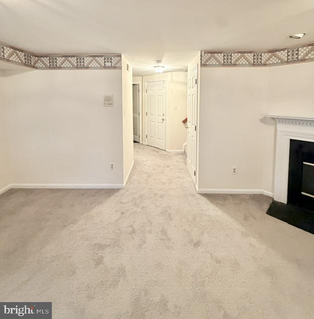 45572 Whitcomb Square Sterling, VA 20166 - Photo 24 of 32 Spacious, inviting living area awaits.