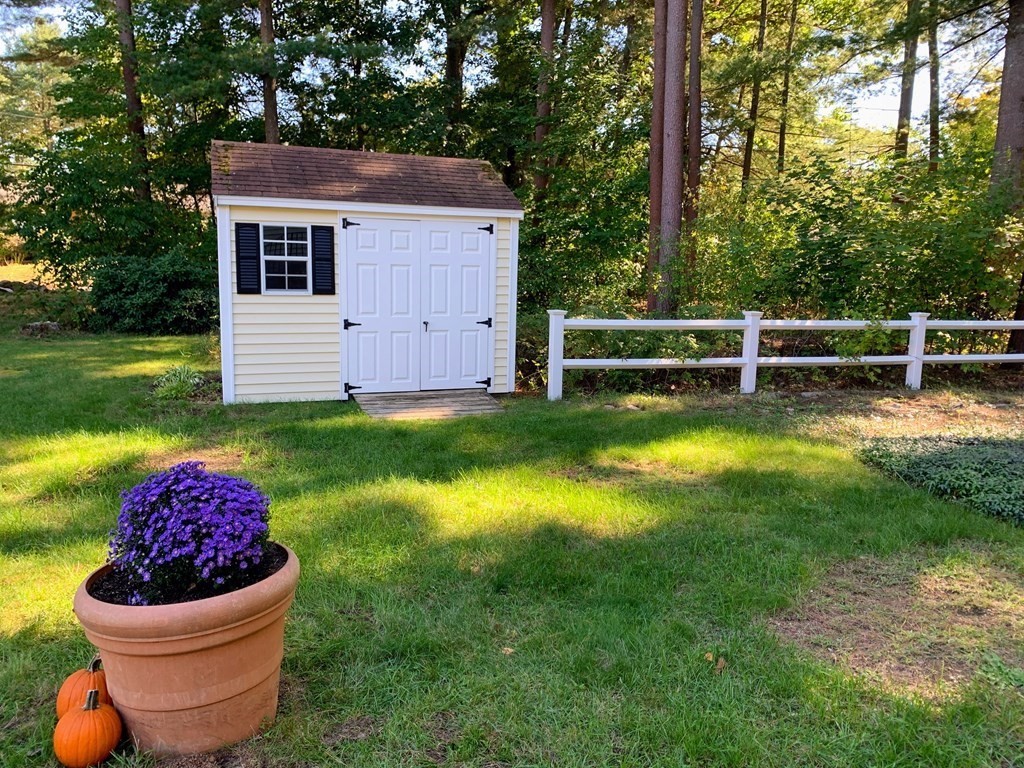 10 Oregon Road Tewksbury, MA 01876 - Photo 2 of 25 Gallery Image 2