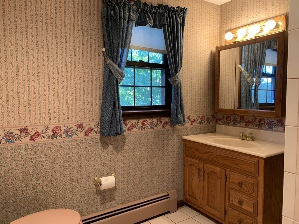 10 Oregon Road Tewksbury, MA 01876 - Photo 21 of 25 Gallery Image 21