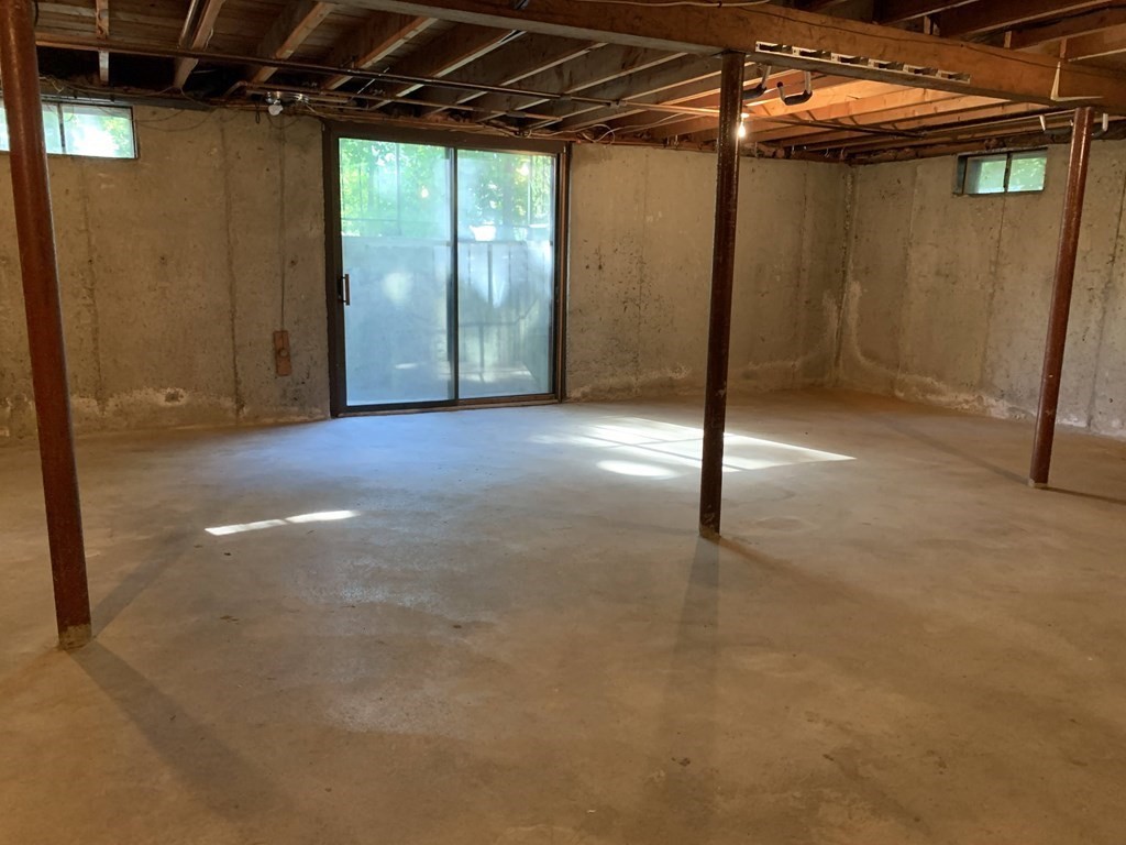 10 Oregon Road Tewksbury, MA 01876 - Photo 23 of 25 Gallery Image 23