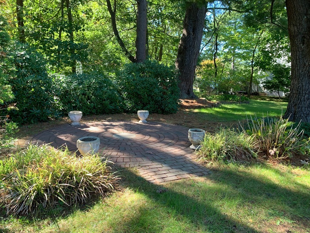 10 Oregon Road Tewksbury, MA 01876 - Photo 3 of 25 Gallery Image 3
