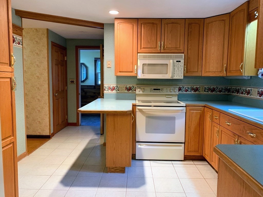 10 Oregon Road Tewksbury, MA 01876 - Photo 10 of 25 Gallery Image 10