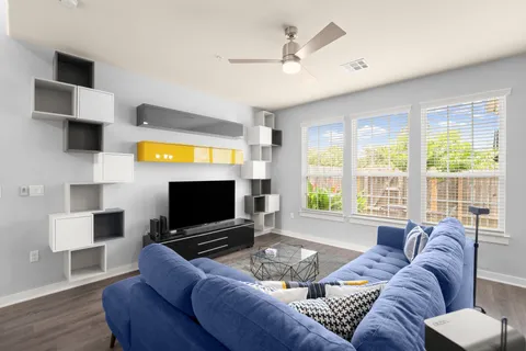 $250,000 | 1101 East Parmer Lane, Unit 329, Austin, TX 78753