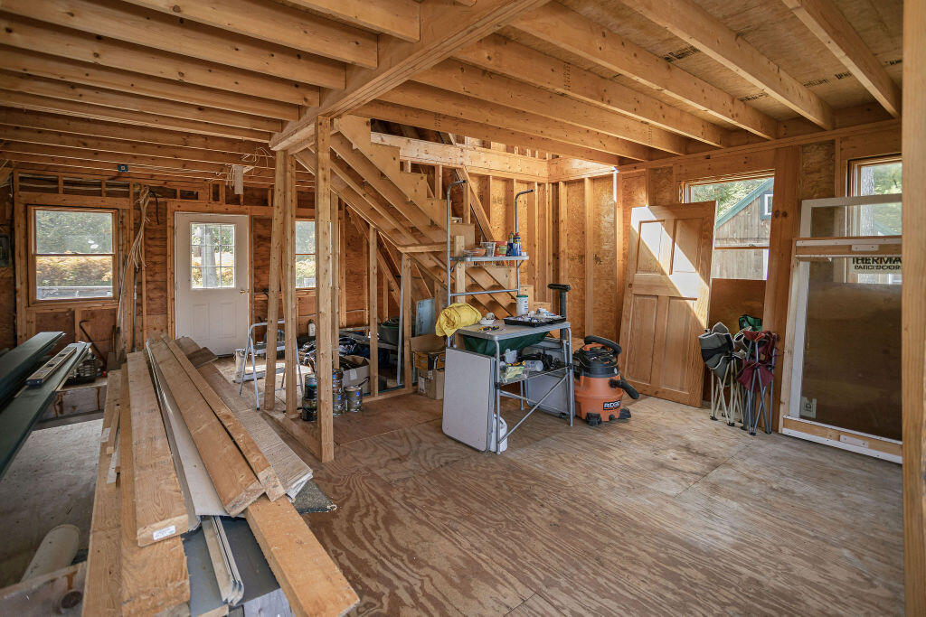 182 Airport Road Phillips, ME 04966 - Photo 9 of 49 taylor-kaminsky-photo-21