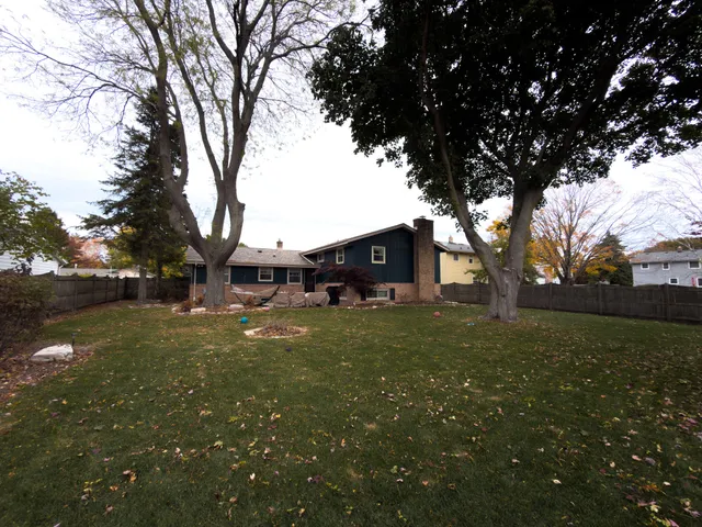 $369,900 | 631 Hialeah Drive, Caledonia, WI 53402