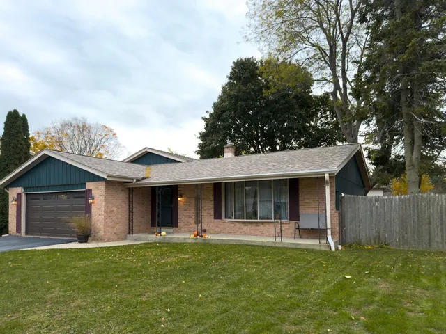 $369,900 | 631 Hialeah Drive, Caledonia, WI 53402