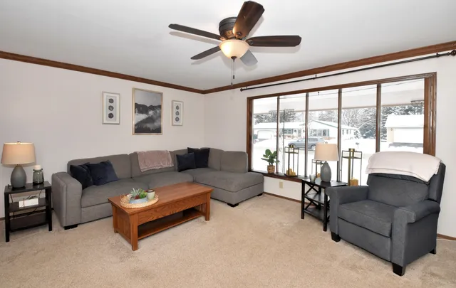 $369,900 | 631 Hialeah Drive, Caledonia, WI 53402