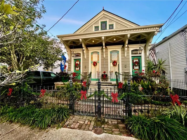 $2,900 | 915 Arabella Street, New Orleans, LA 70115