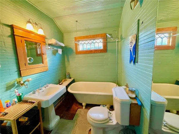 $2,900 | 915 Arabella Street, New Orleans, LA 70115