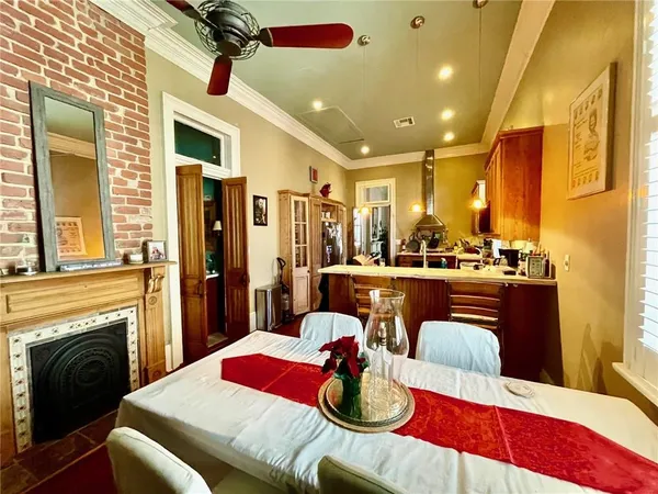 $2,900 | 915 Arabella Street, New Orleans, LA 70115