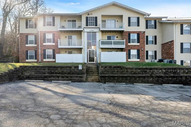 $139,900 | 1456 Hawks Nest Court, Unit F, St. Charles, MO 63303
