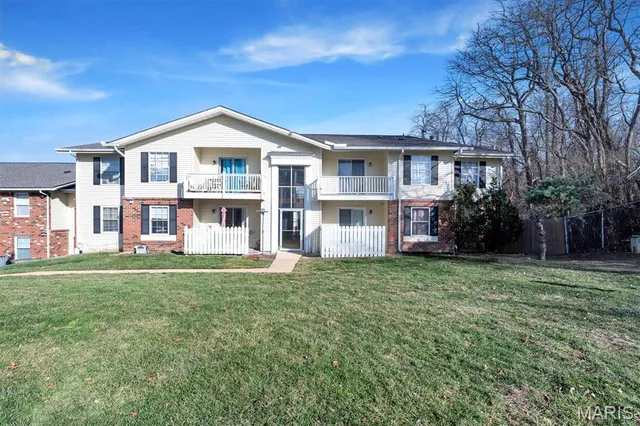 $139,900 | 1456 Hawks Nest Court, Unit F, St. Charles, MO 63303
