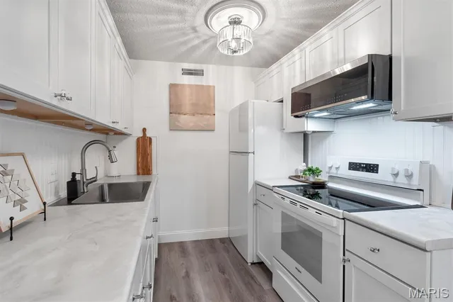 $139,900 | 1456 Hawks Nest Court, Unit F, St. Charles, MO 63303