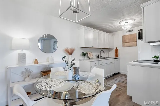 $139,900 | 1456 Hawks Nest Court, Unit F, St. Charles, MO 63303