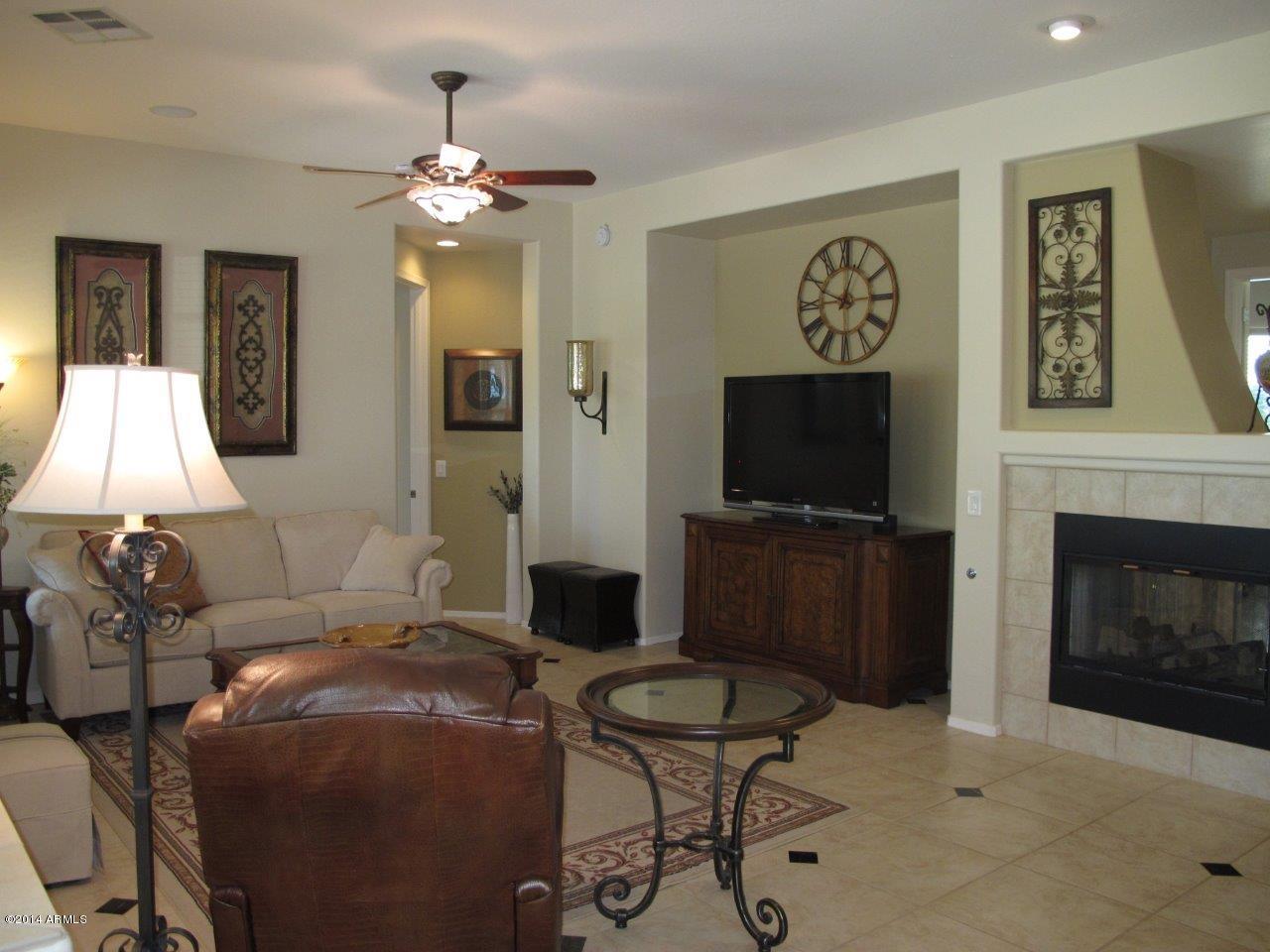 4575 East Rakestraw Lane Gilbert, AZ 85298 - Photo 4 of 39 Great Room