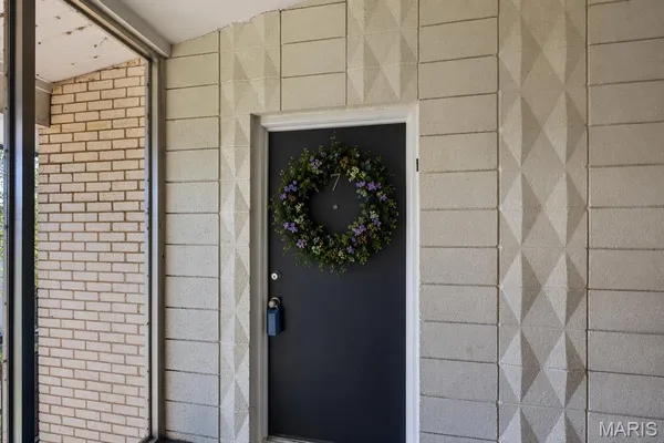 $150,000 | 10469 Briarbend Drive, Unit 7, St. Louis, MO 63146