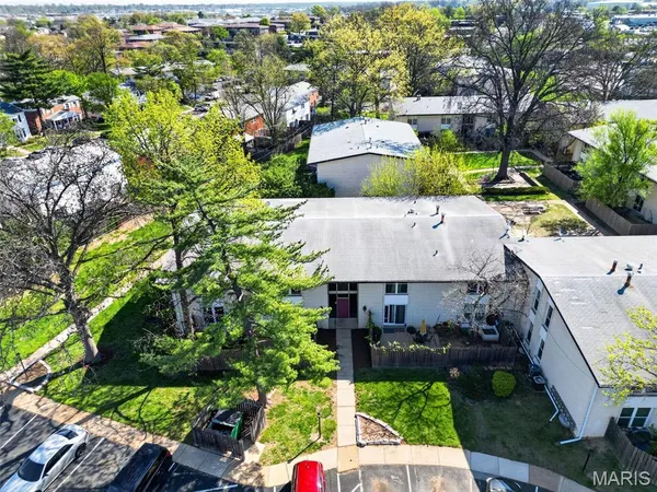 $150,000 | 10469 Briarbend Drive, Unit 7, St. Louis, MO 63146