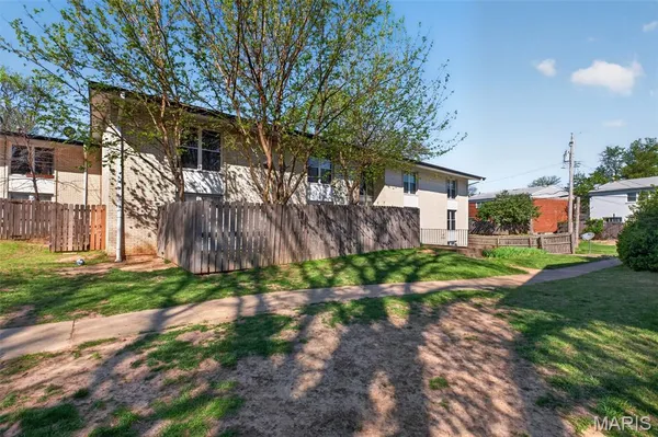 $150,000 | 10469 Briarbend Drive, Unit 7, St. Louis, MO 63146