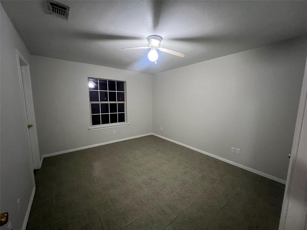 202 Blue Bell Court Weatherford, TX 76088 - Photo 12 of 17 Master bedroom