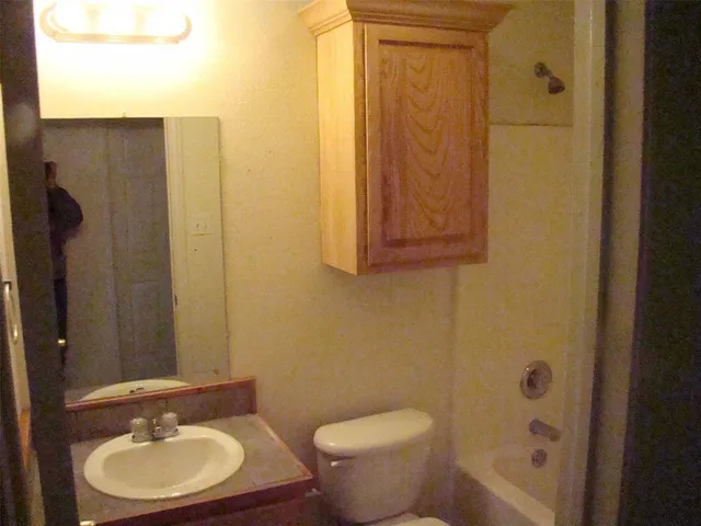 $1,395 | 202 Blue Bell Court, Weatherford, TX 76088