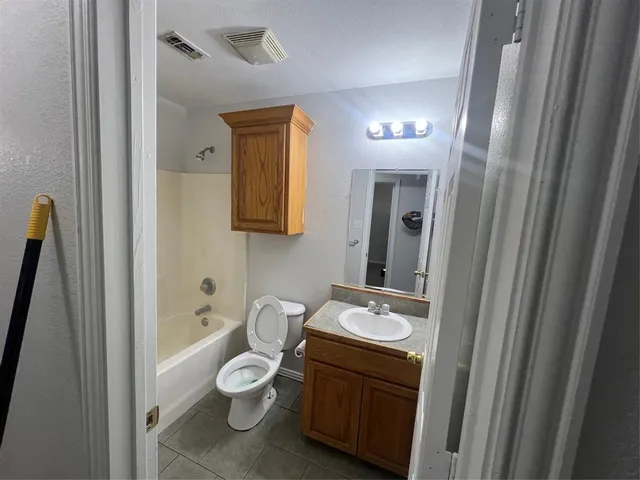 $1,495 | 202 Blue Bell Court, Weatherford, TX 76088