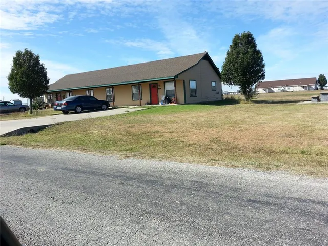 $1,495 | 202 Blue Bell Court, Weatherford, TX 76088