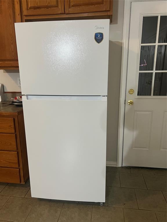 202 Blue Bell Court Weatherford, TX 76088 - Photo 6 of 17 New refrig