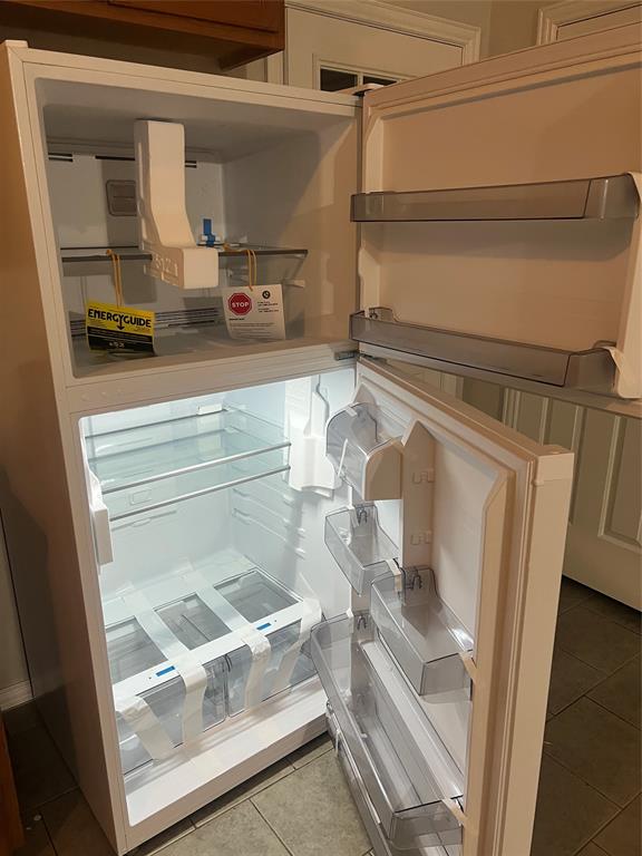 202 Blue Bell Court Weatherford, TX 76088 - Photo 7 of 17 New Refrig inside