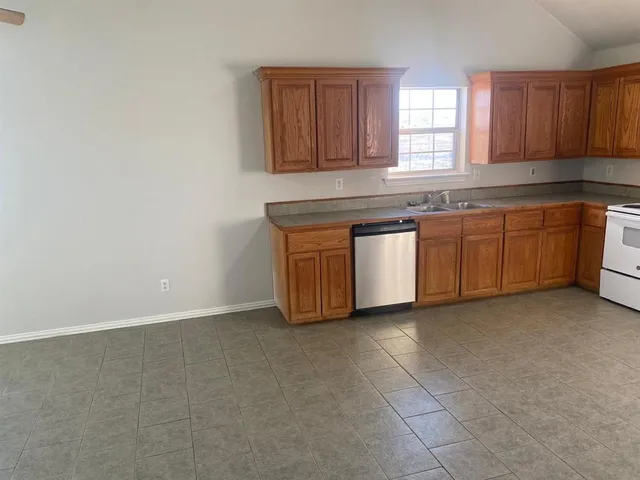 $1,495 | 202 Blue Bell Court, Weatherford, TX 76088