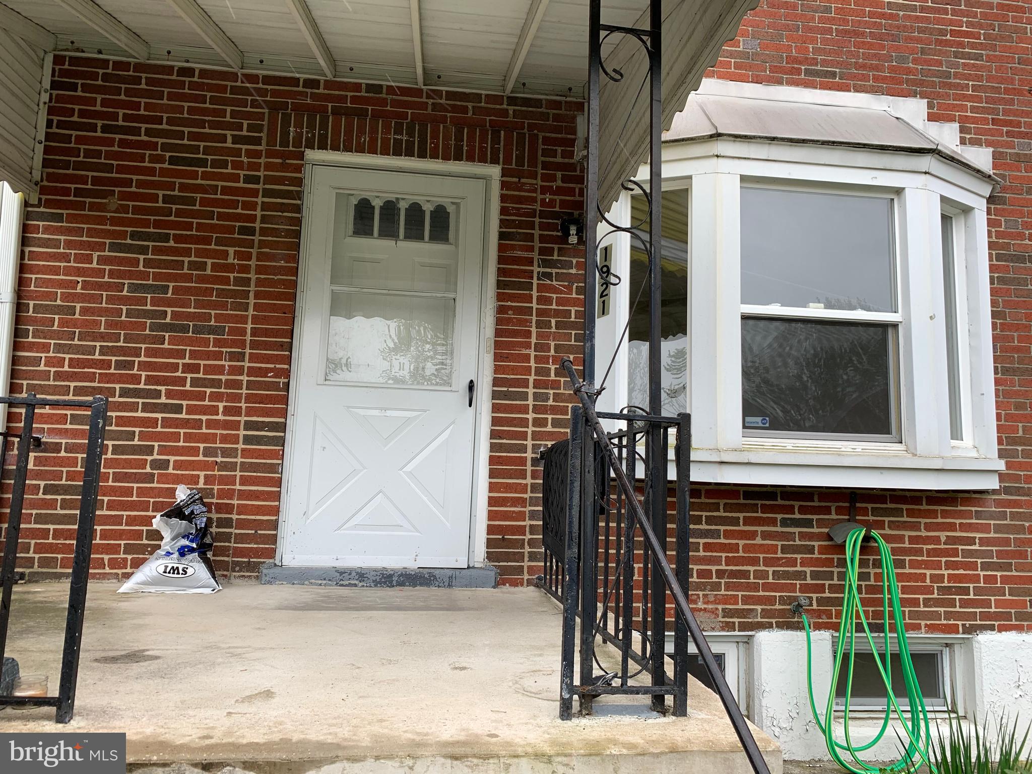 1921 Crestview Road Baltimore, MD 21239 - Photo 3 of 30