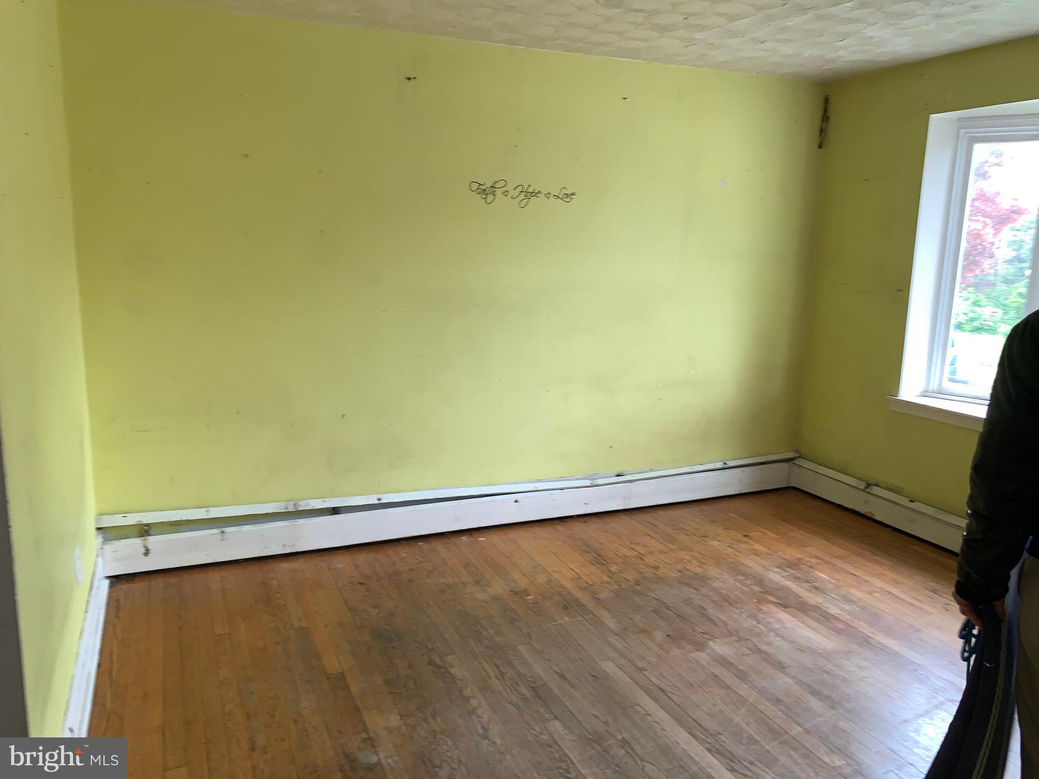 1921 Crestview Road Baltimore, MD 21239 - Photo 5 of 30