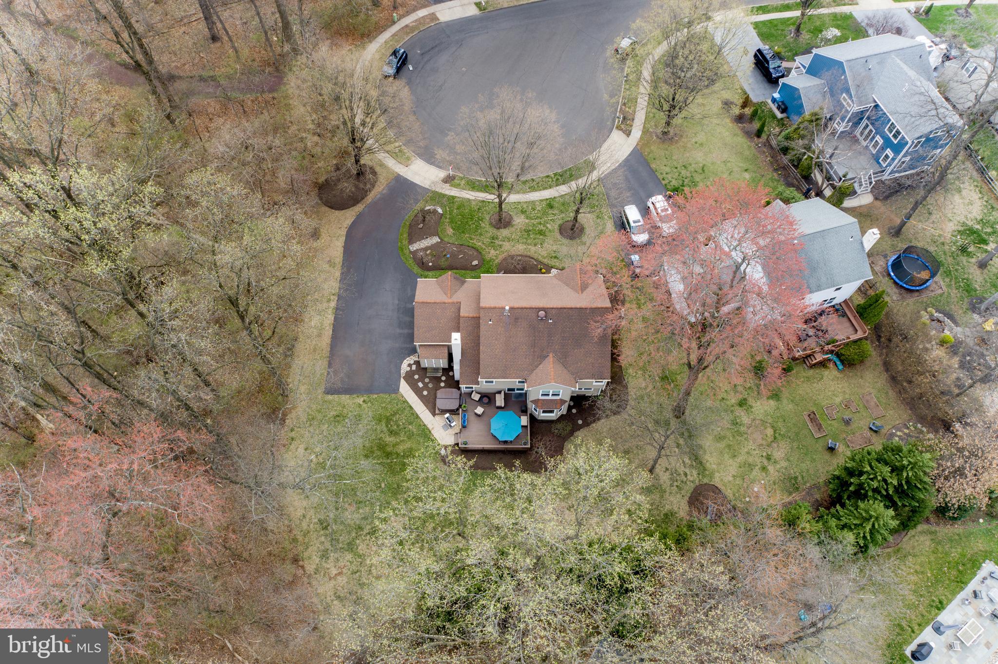 111 Hampton Circle Lansdale, PA 19446 - Photo 5 of 63 Only a neighbor on one side