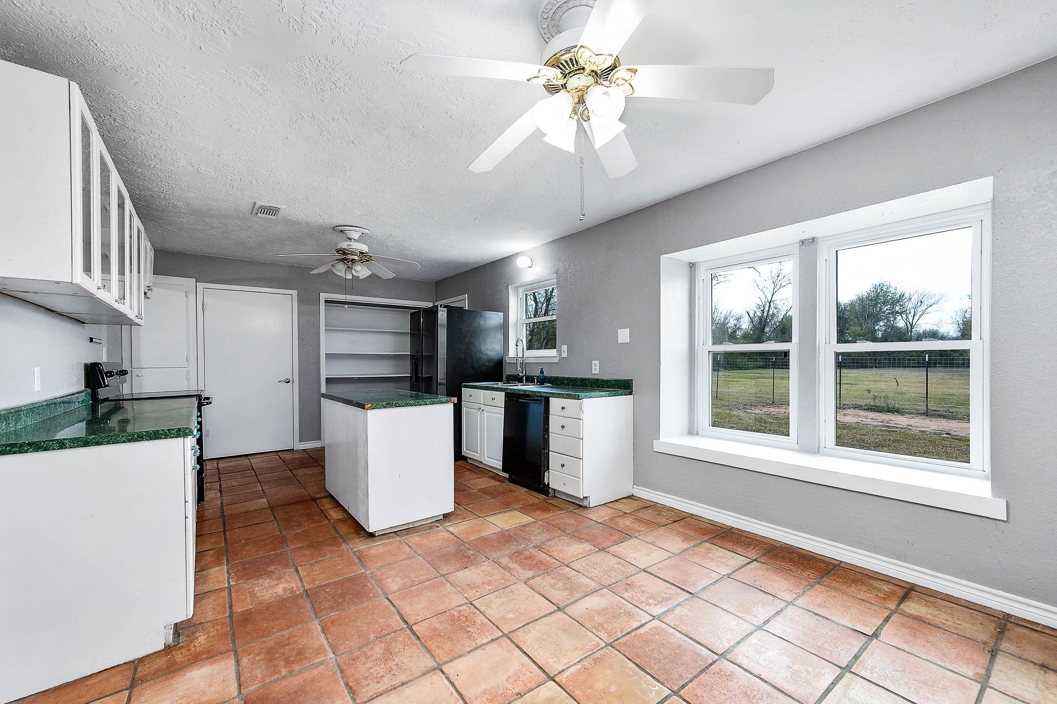 13710 Pleasant Way Alvin, TX 77511 - Photo 13 of 30