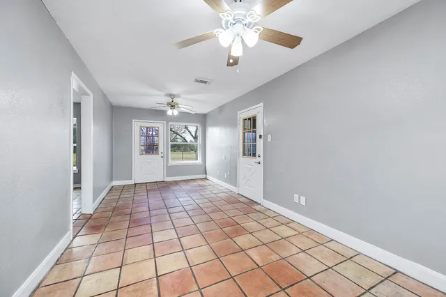 $2,400 | 13710 Pleasant Way, Alvin, TX 77511