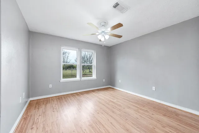 $2,400 | 13710 Pleasant Way, Alvin, TX 77511