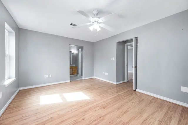 $2,400 | 13710 Pleasant Way, Alvin, TX 77511