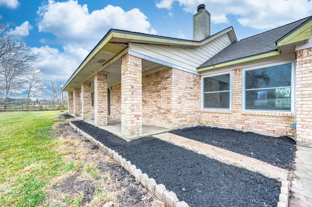 $2,400 | 13710 Pleasant Way, Alvin, TX 77511