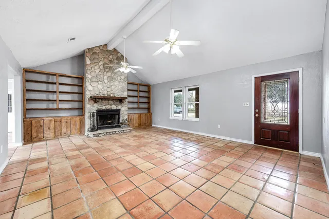 $2,400 | 13710 Pleasant Way, Alvin, TX 77511