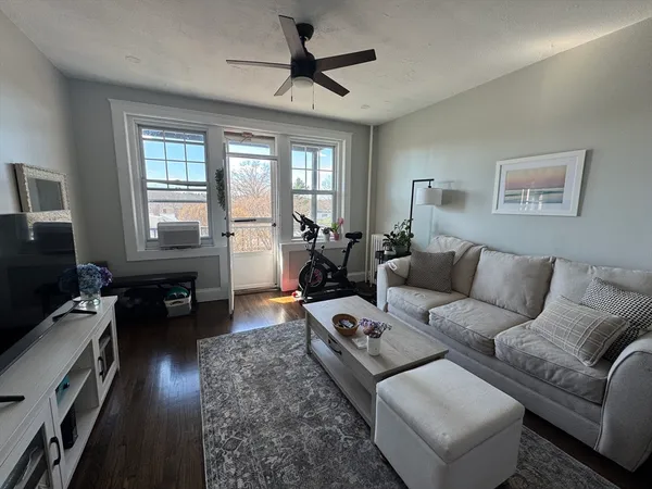 $2,700 | 339 South Huntington Avenue, Unit 7, Boston, MA 02130