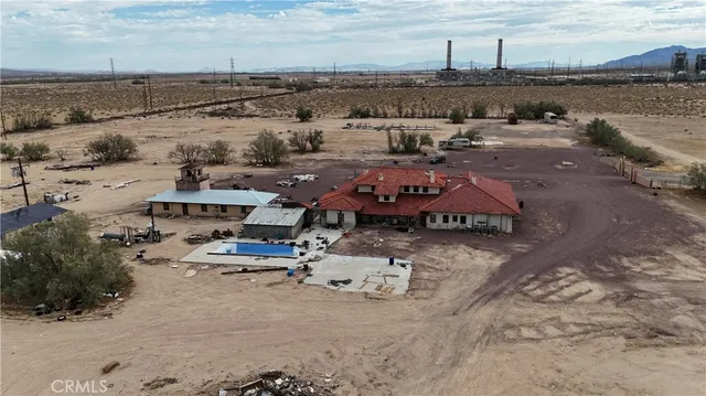 $299,999 | 36558 Santa Fe Street, Daggett, CA 92327