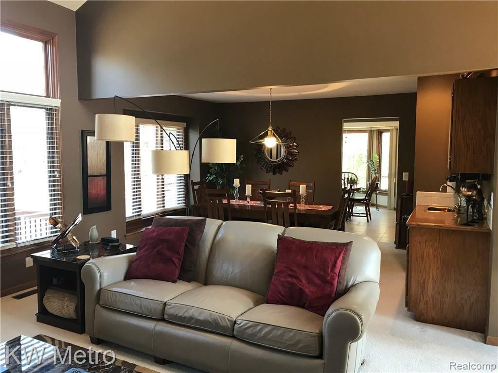 1154 Covington Pl Drive Rochester, MI 48309 - Photo 18 of 32 IMG_0300.JPG