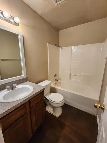 $1,300 | 939 Baker Street, Fort Worth, TX 76104