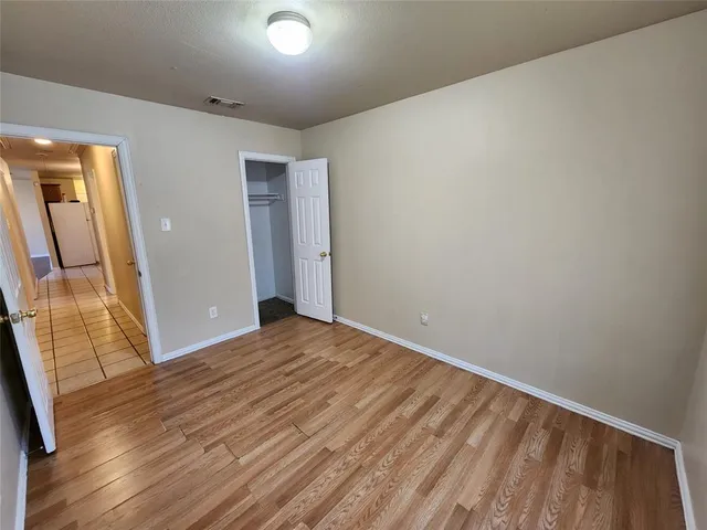 $1,300 | 939 Baker Street, Fort Worth, TX 76104