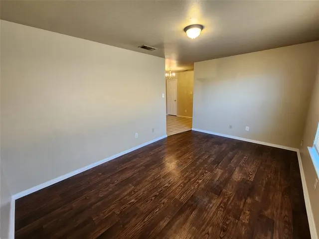 $1,300 | 939 Baker Street, Fort Worth, TX 76104